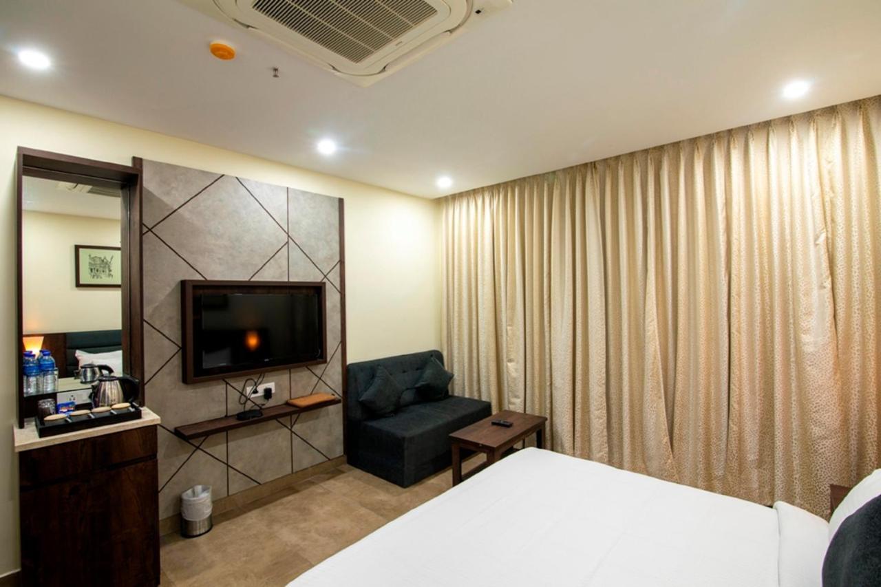 Anna Residency The Quintessential Boutique Hotel Puducherry Buitenkant foto